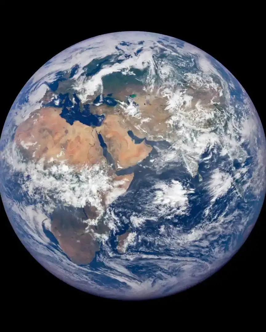 Foto: Europa y África desde el espacio profundo · La Tierra