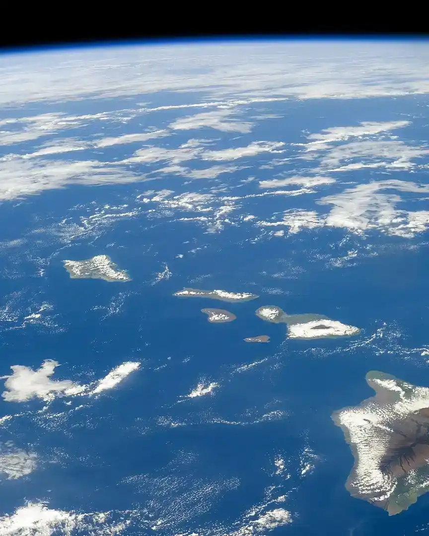 Larawan: Kapuluan ng Hawaii mula sa kalawakan · Daigdig