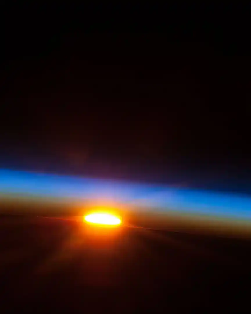 Foto: Amanecer sobre el Pacífico Sur · La Tierra