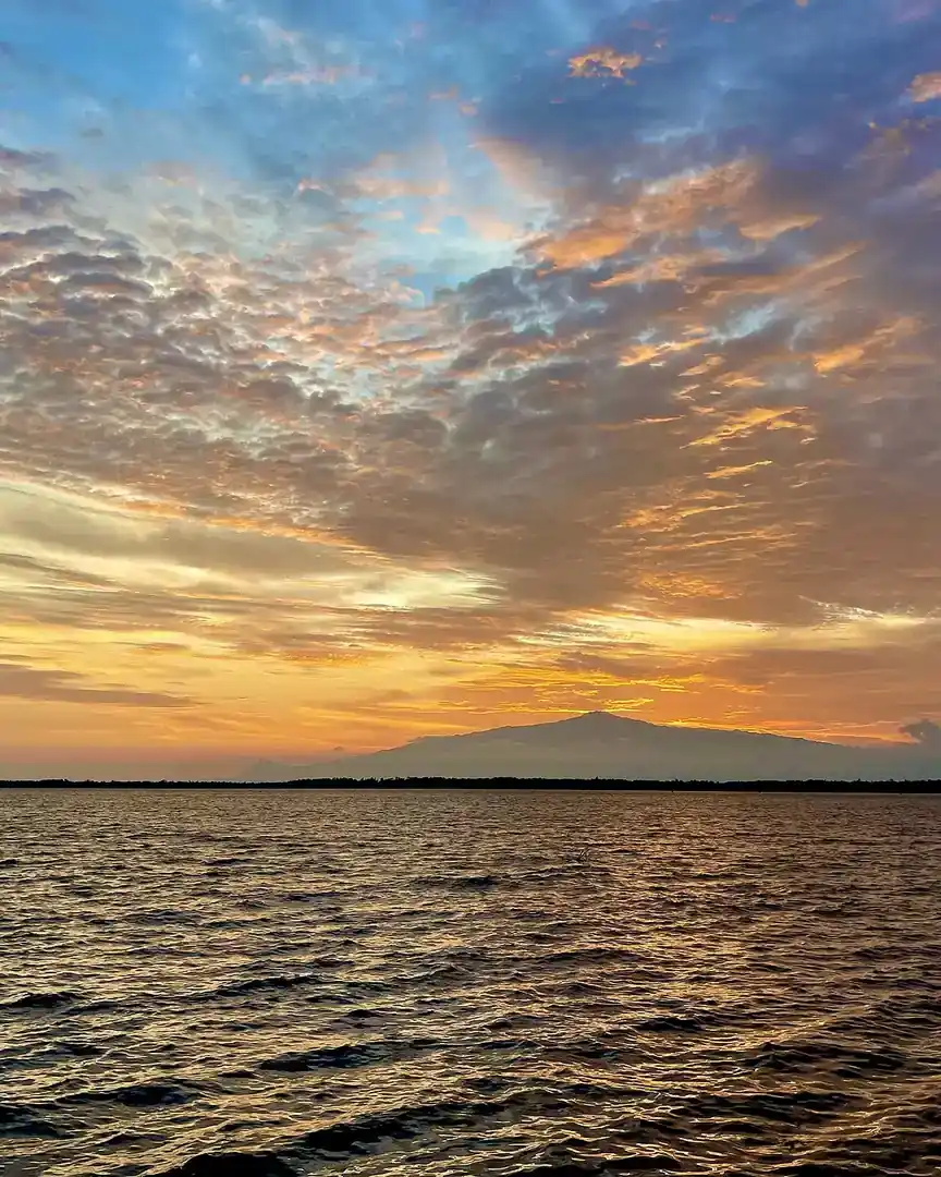 Foto: Atardecer frente al monte Fako · Camerún
