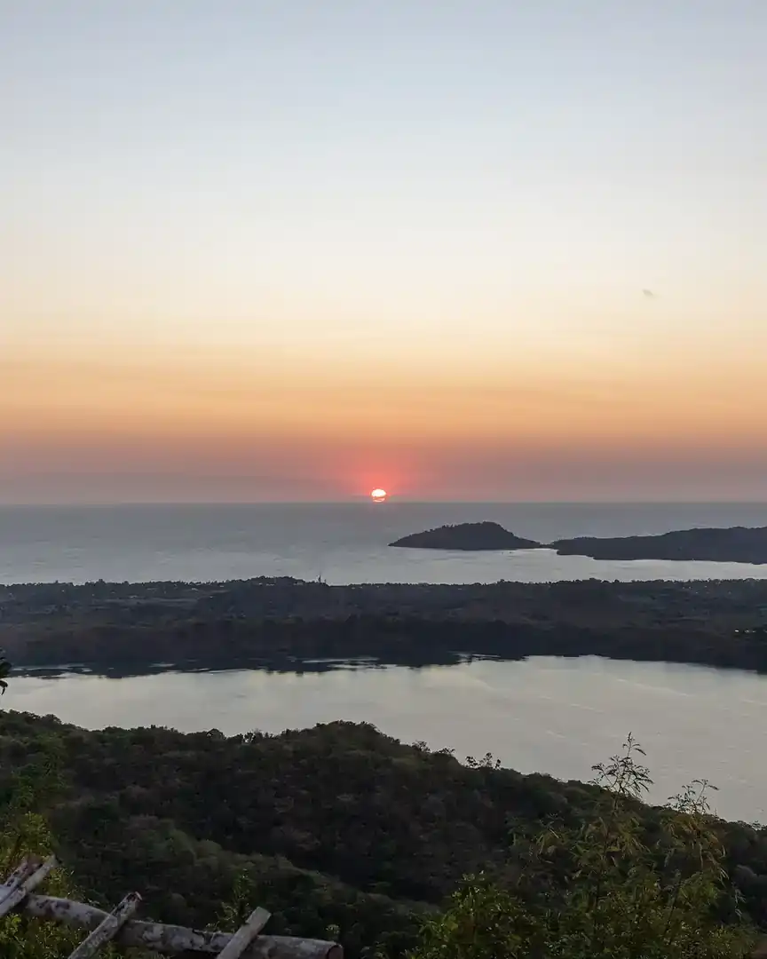 Foto: Atardecer desde el monte Passot, Nosy Be · Madagascar