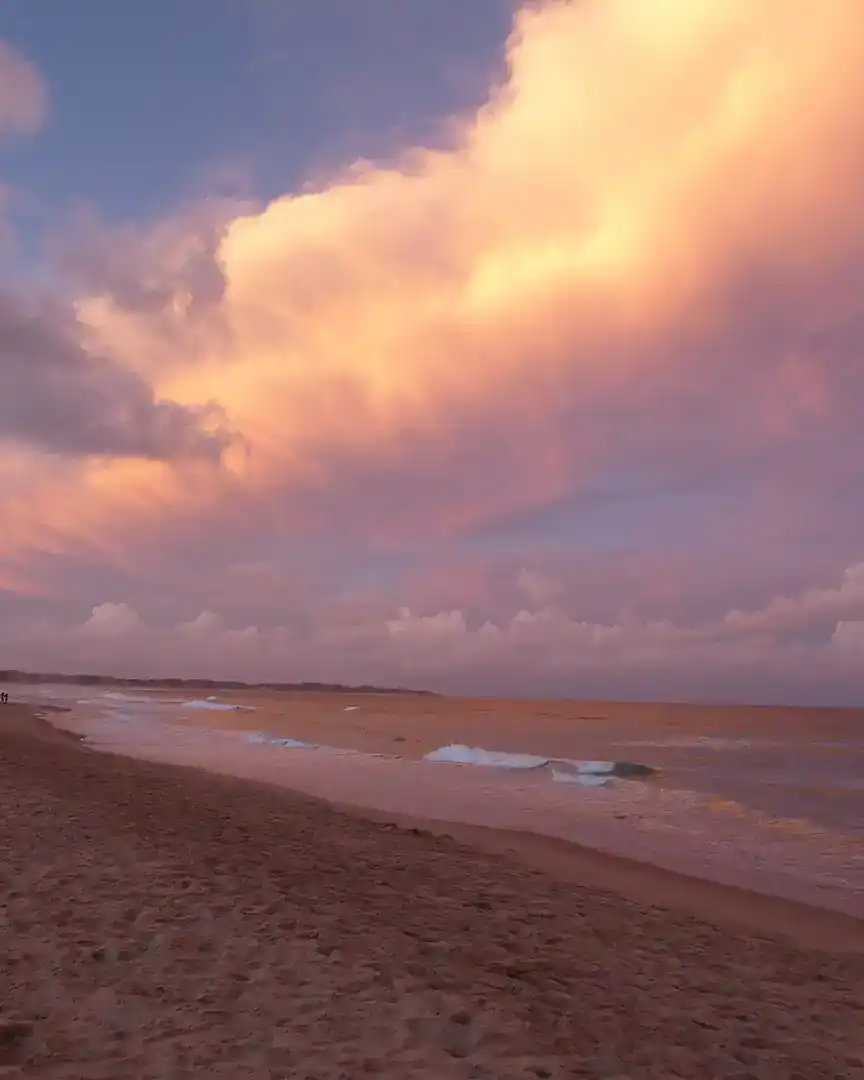 Foto: Anochecer en la playa de Tofo · Mozambique
