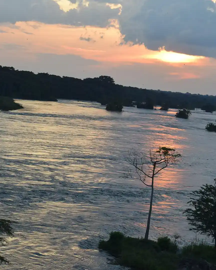Foto: Atardecer sobre el Nilo en Murchison Falls · Uganda