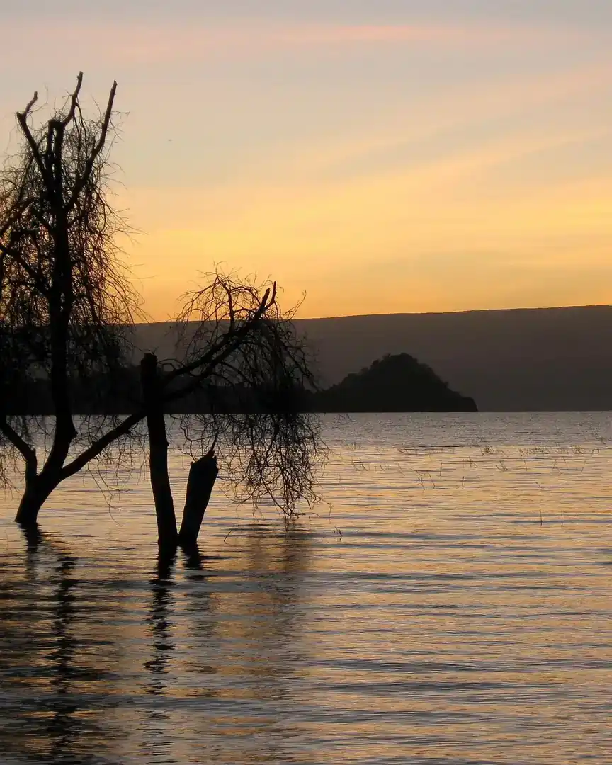 Foto: Amanecer en el lago Baringo · Kenia