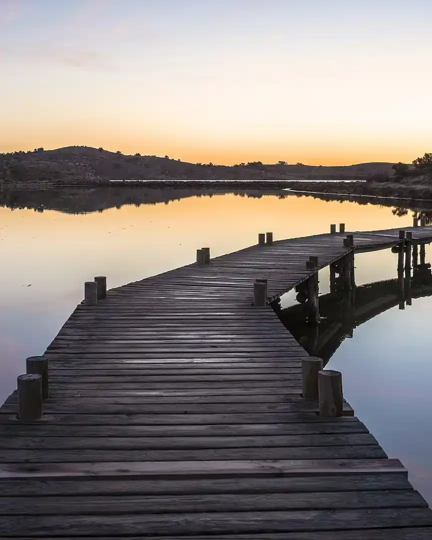 Foto: Alba en las salinas de Peyriac-de-Mer · Francia