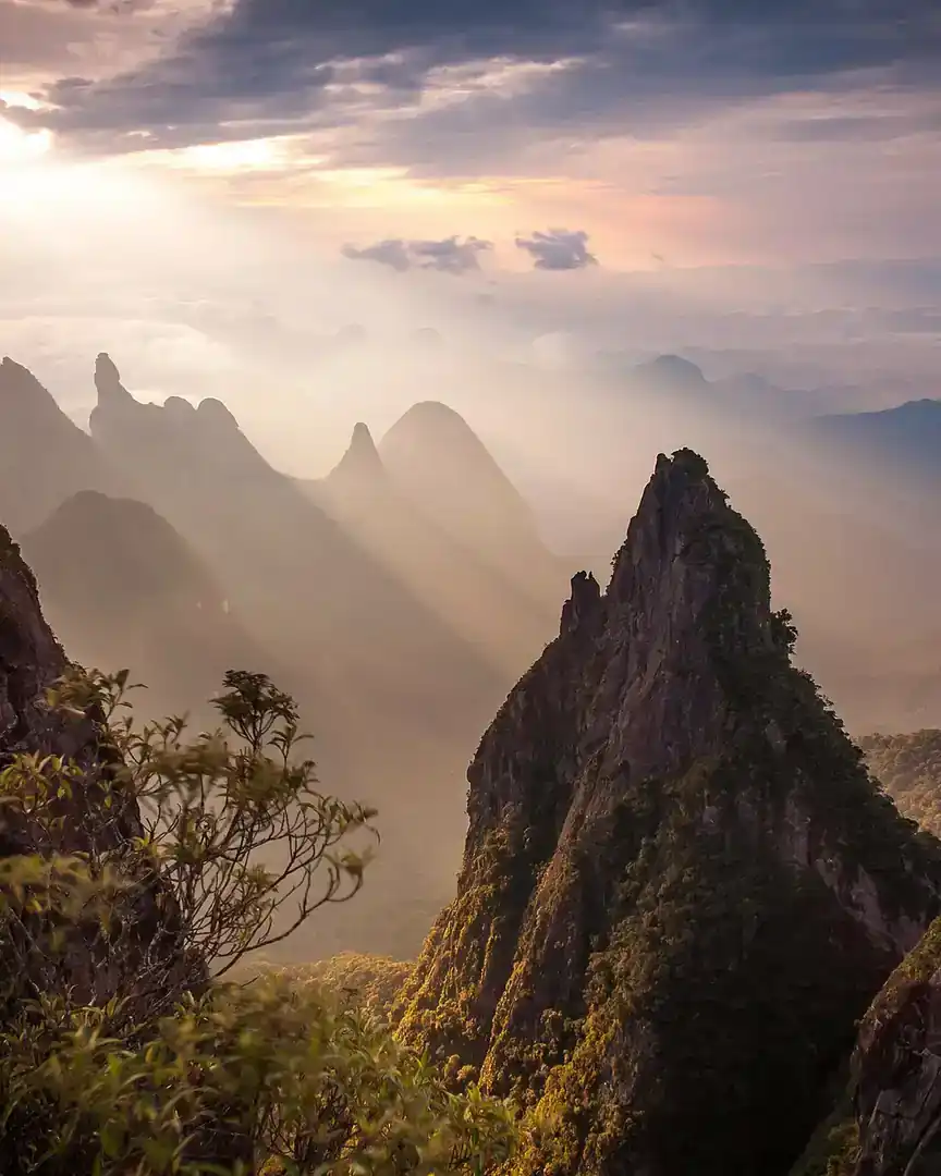 Foto: Amanecer en la Serra dos Órgãos · Brasil