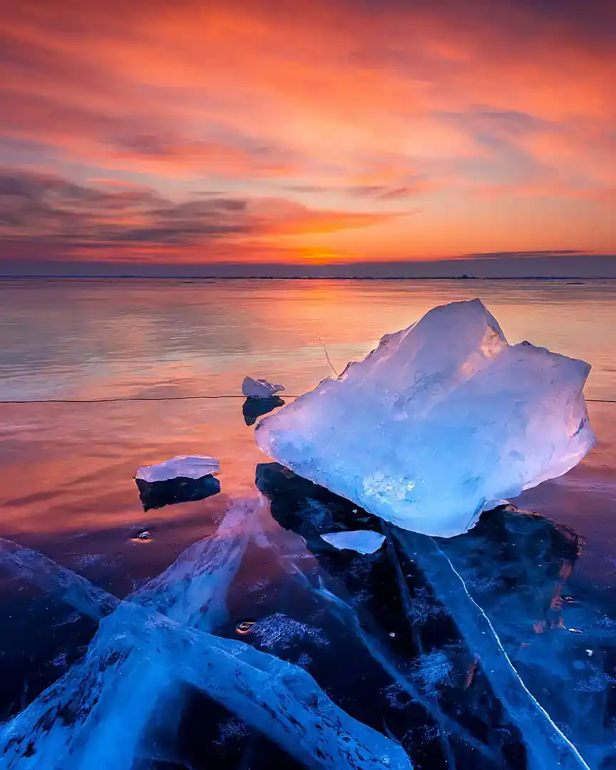 Foto: Alba sobre el hielo del lago Baikal · Rusia