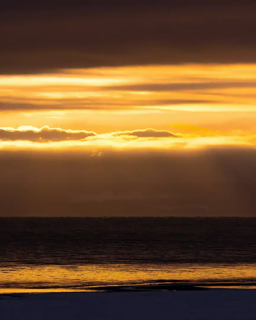 Foto: Amanecer sobre el lago Mjøsa · Noruega