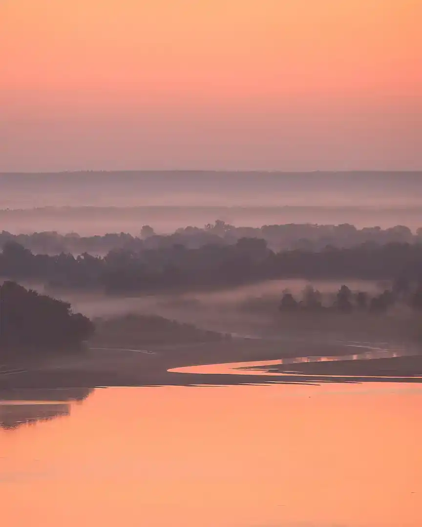 Foto: Alba en la reserva Horizonte de Tarás · Ucrania