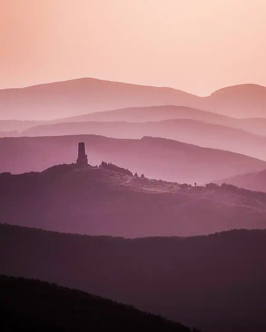 Foto: Atardecer sobre el paso de Shipka · Bulgaria