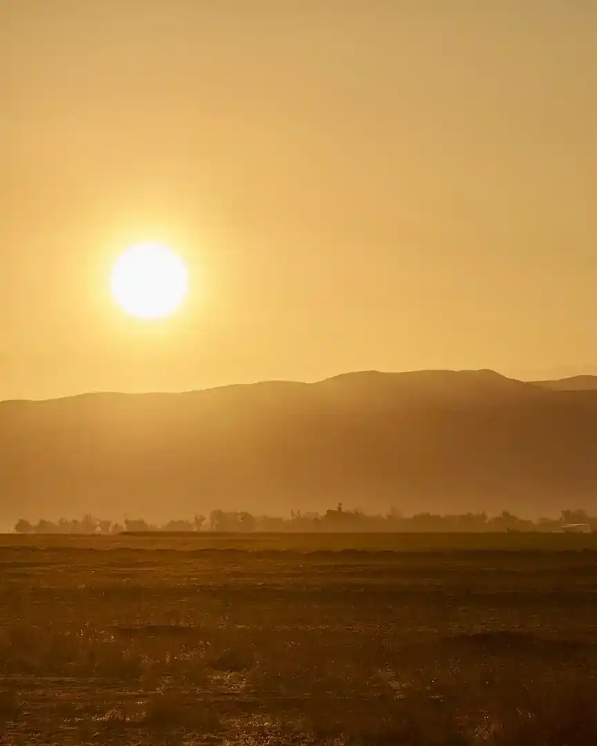 Foto: Amanecer en el parque nacional Ile-Alatau · Kazajistán