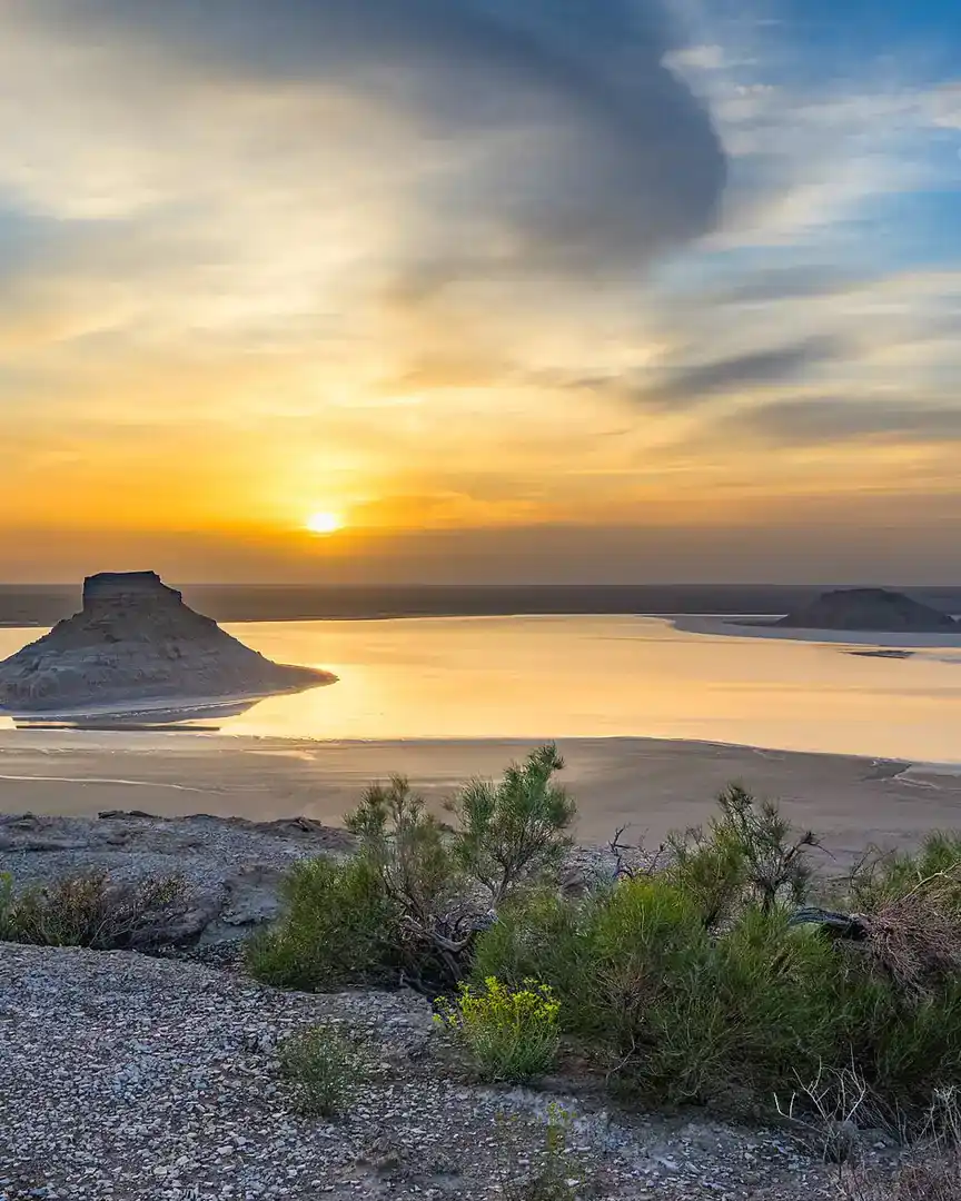 Foto: Atardecer en la salina de Kenderli · Kazajistán