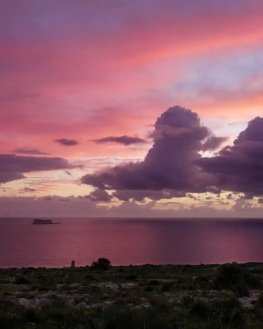 Foto: Anochecer frente al islote de Filfla · Malta