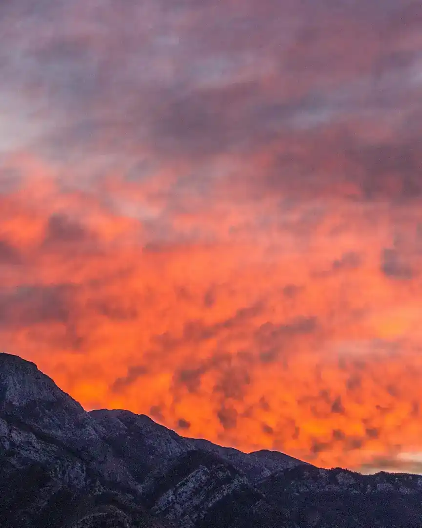 Foto: Amanecer sobre las montañas de Bar · Montenegro