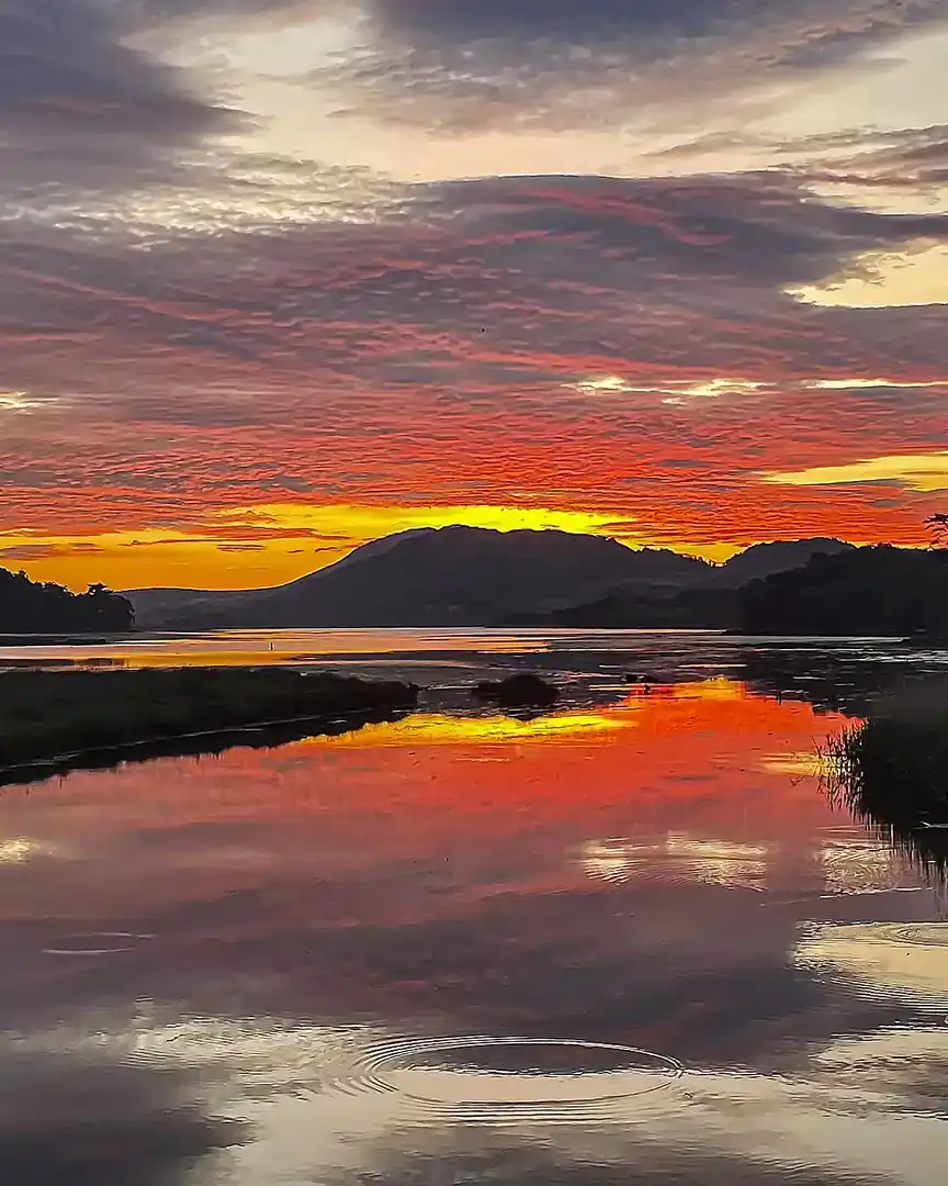 Foto: Amanecer en el río Bunlin · Irlanda