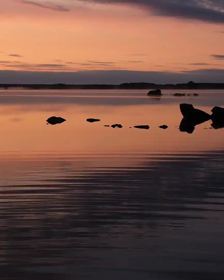 Foto: Amanecer en el lago Isojärvi · Finlandia