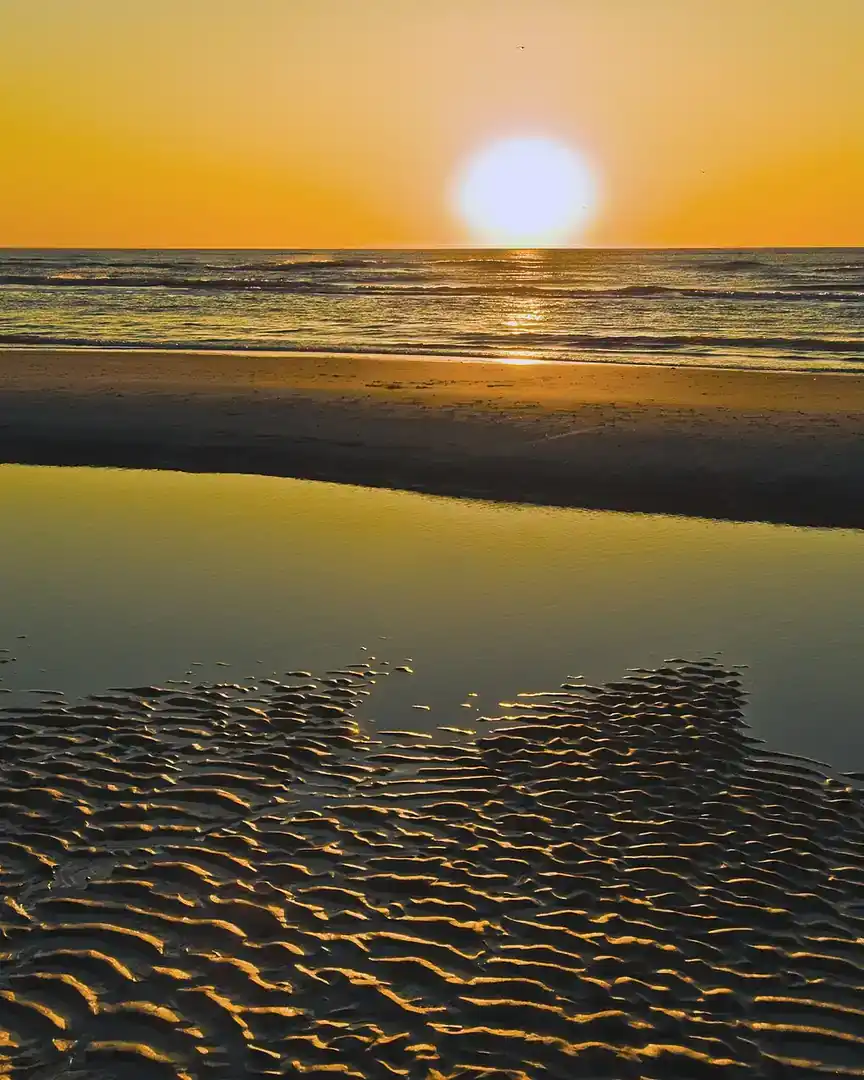 Foto: Atardecer en la playa de Årgab · Dinamarca