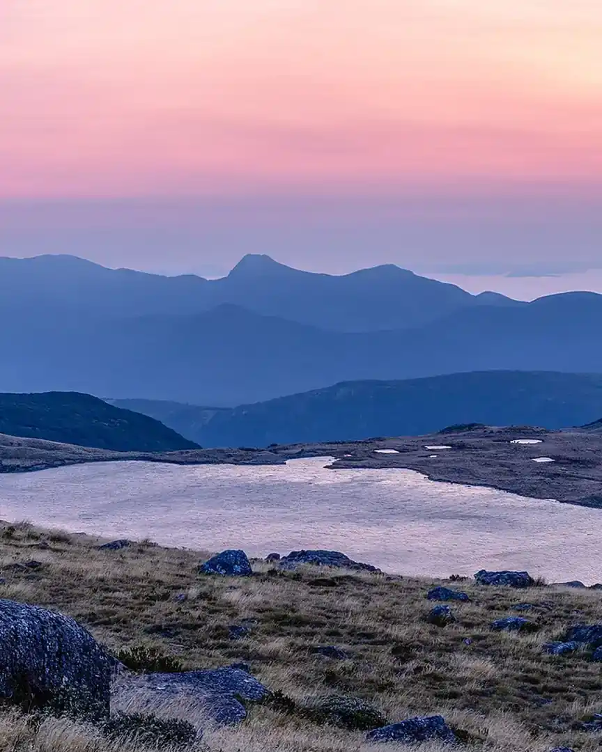Foto: Amanecer en el lago Sylvester · Nueva Zelanda