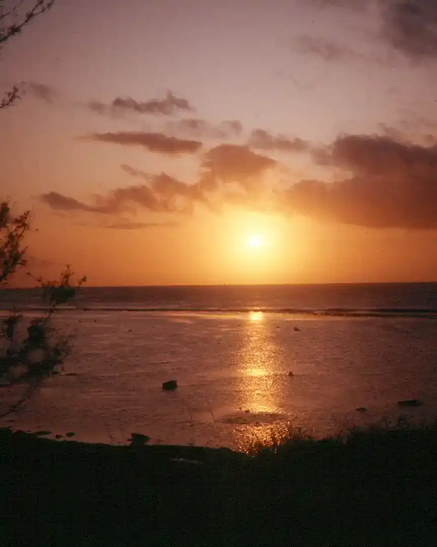 Foto: Atardecer sobre el Pacífico · Tonga
