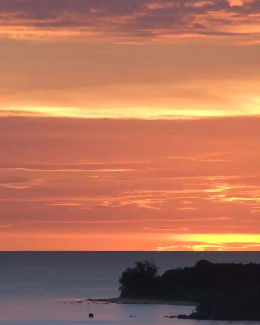 Foto: Atardecer en la bahía de Vila · Vanuatu