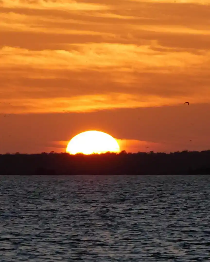 Foto: Amanecer en Bigi Pan · Surinam