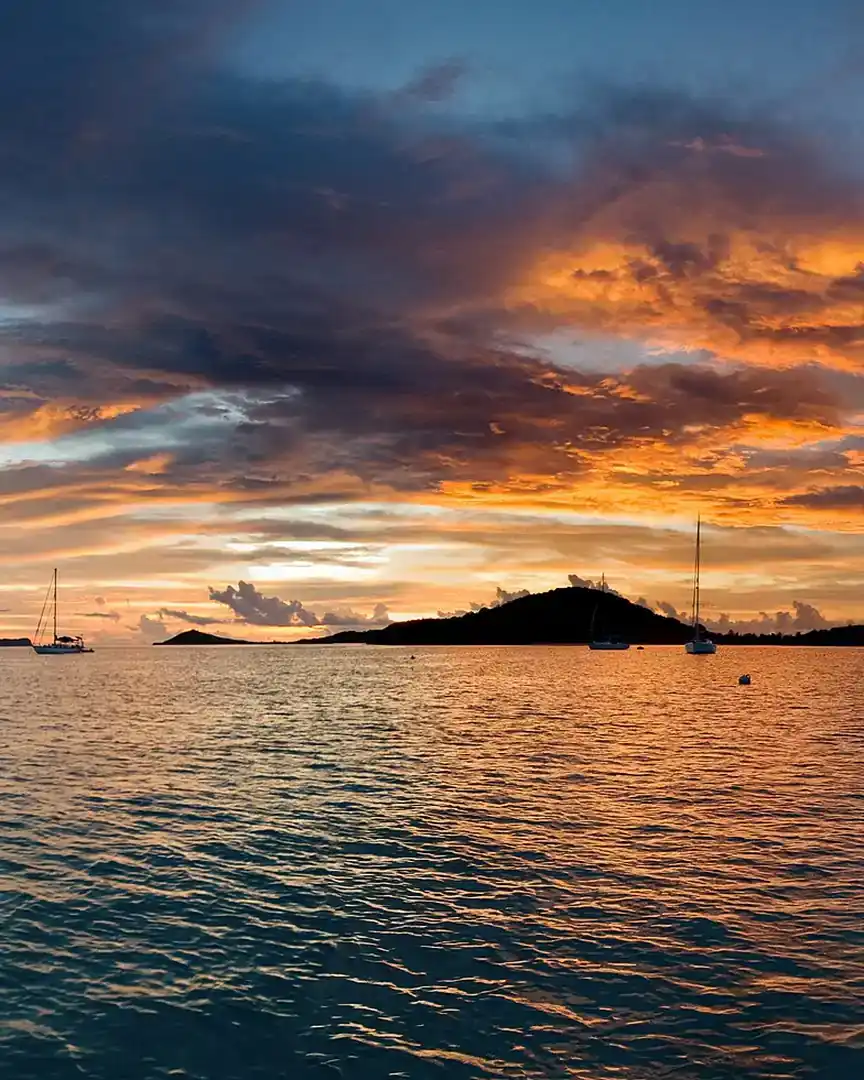 Foto: Atardecer en los cayos Tobago · San Vicente y las Granadinas