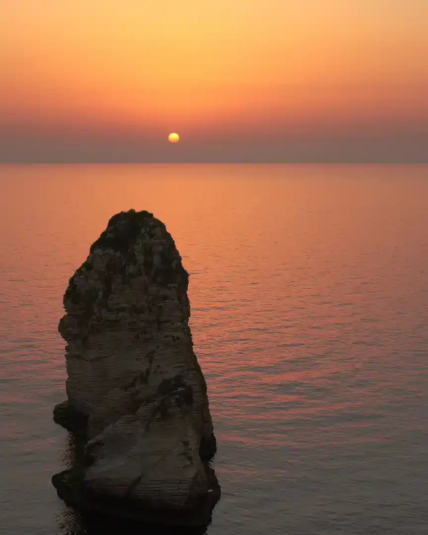 Foto: Atardecer en la Roca de las Palomas · Líbano