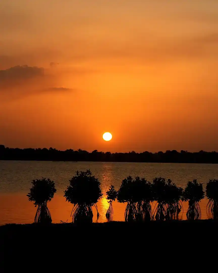 Foto: Atardecer en la laguna de Batticaloa · Sri Lanka