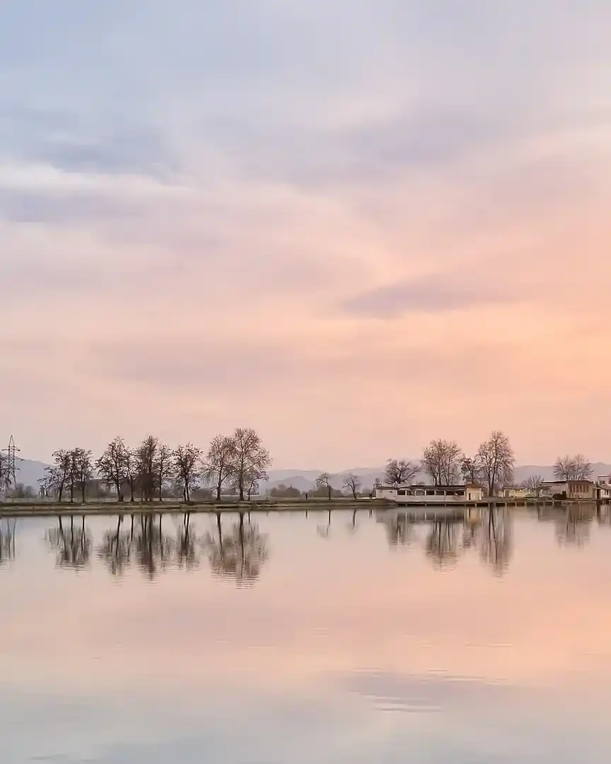 Foto: Atardecer en el lago Komsomolskoe · Tayikistán