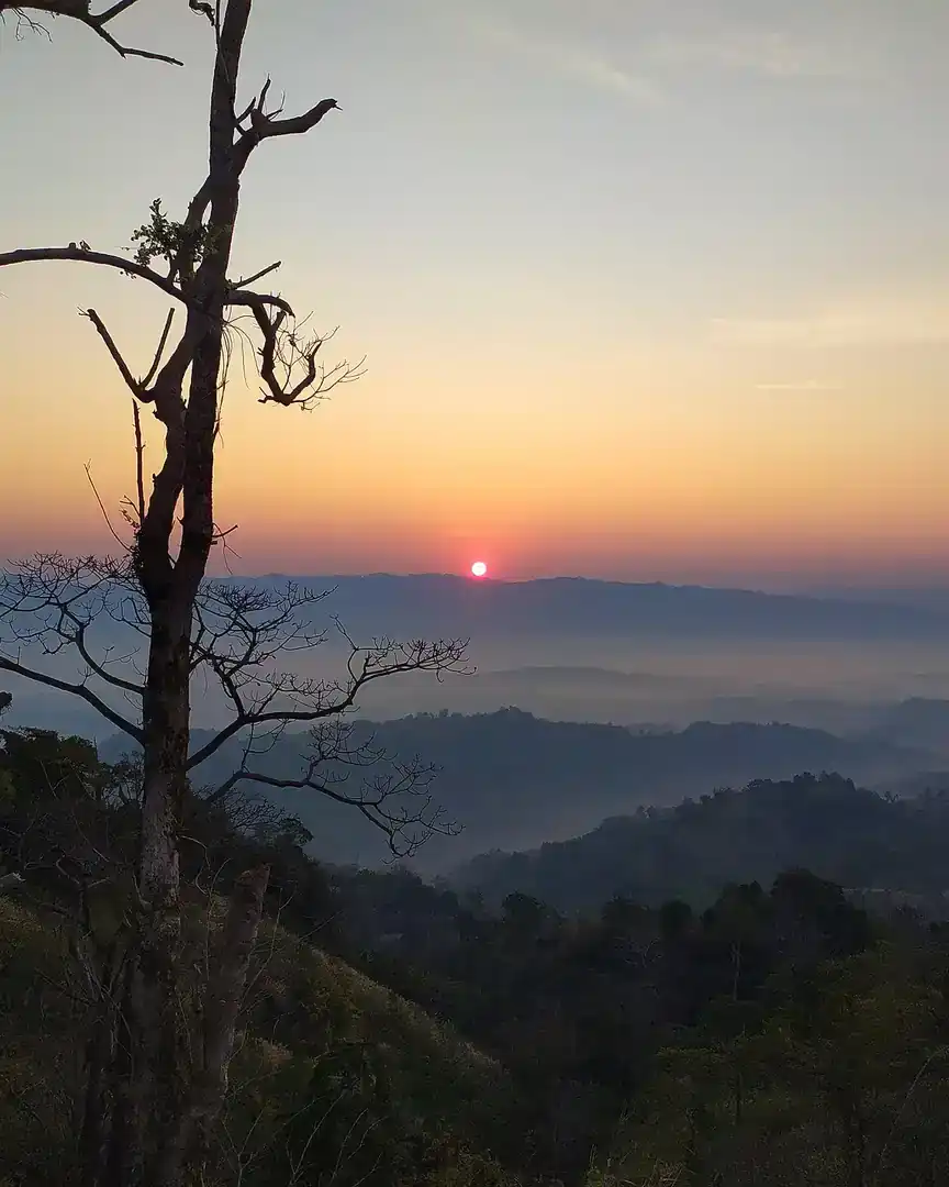 Foto: Amanecer en el valle de Sajek · Bangladés