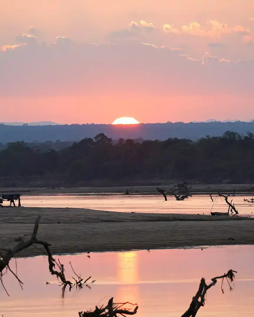 Foto: Atardecer en el río Luangwa · Zambia