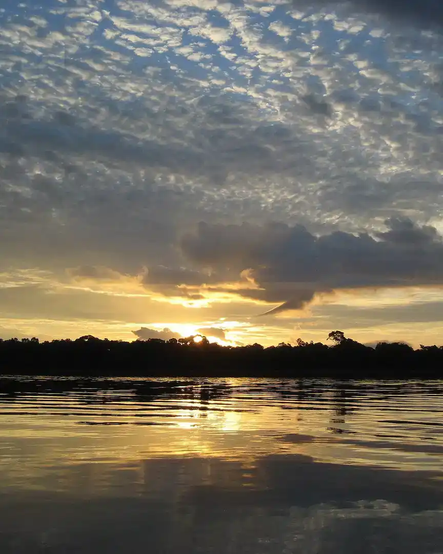 Foto: Amanecer en el río Congo · Congo
