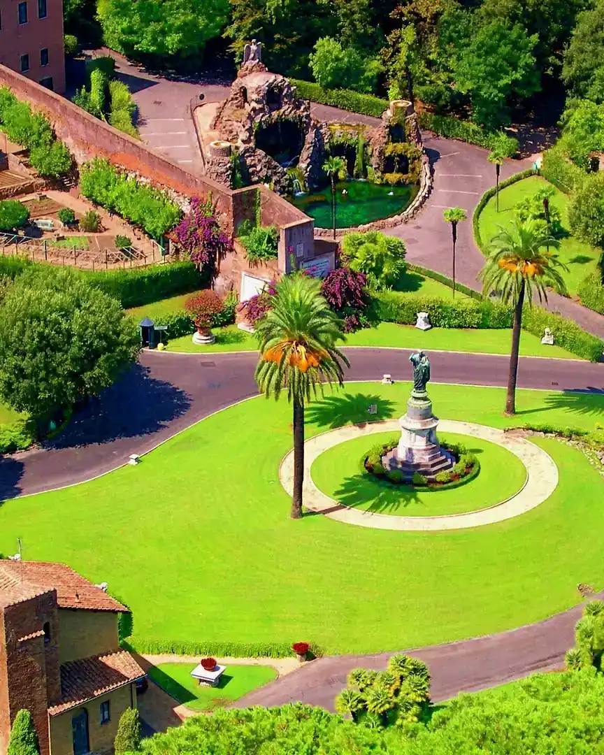 Foto: Jardines Vaticanos (fuente) · Ciudad del Vaticano