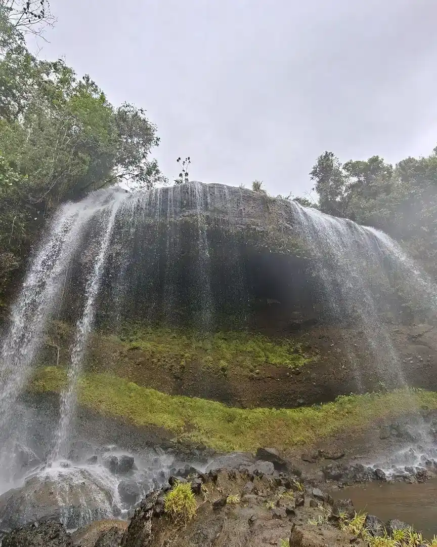 Foto: Cascada de Ngardmau · Palaos