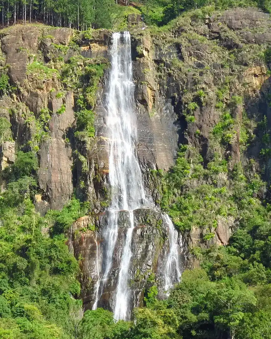 Foto: Cataratas Bambarakanda · Sri Lanka