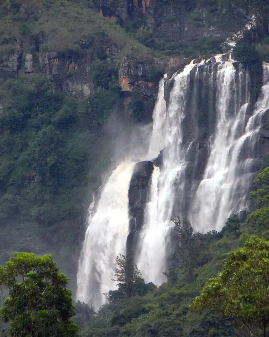 Foto: Bomburu Ella · Sri Lanka