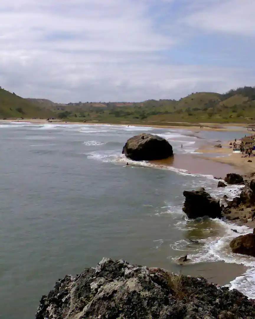 Foto: Praia dos Surfistas · Angola