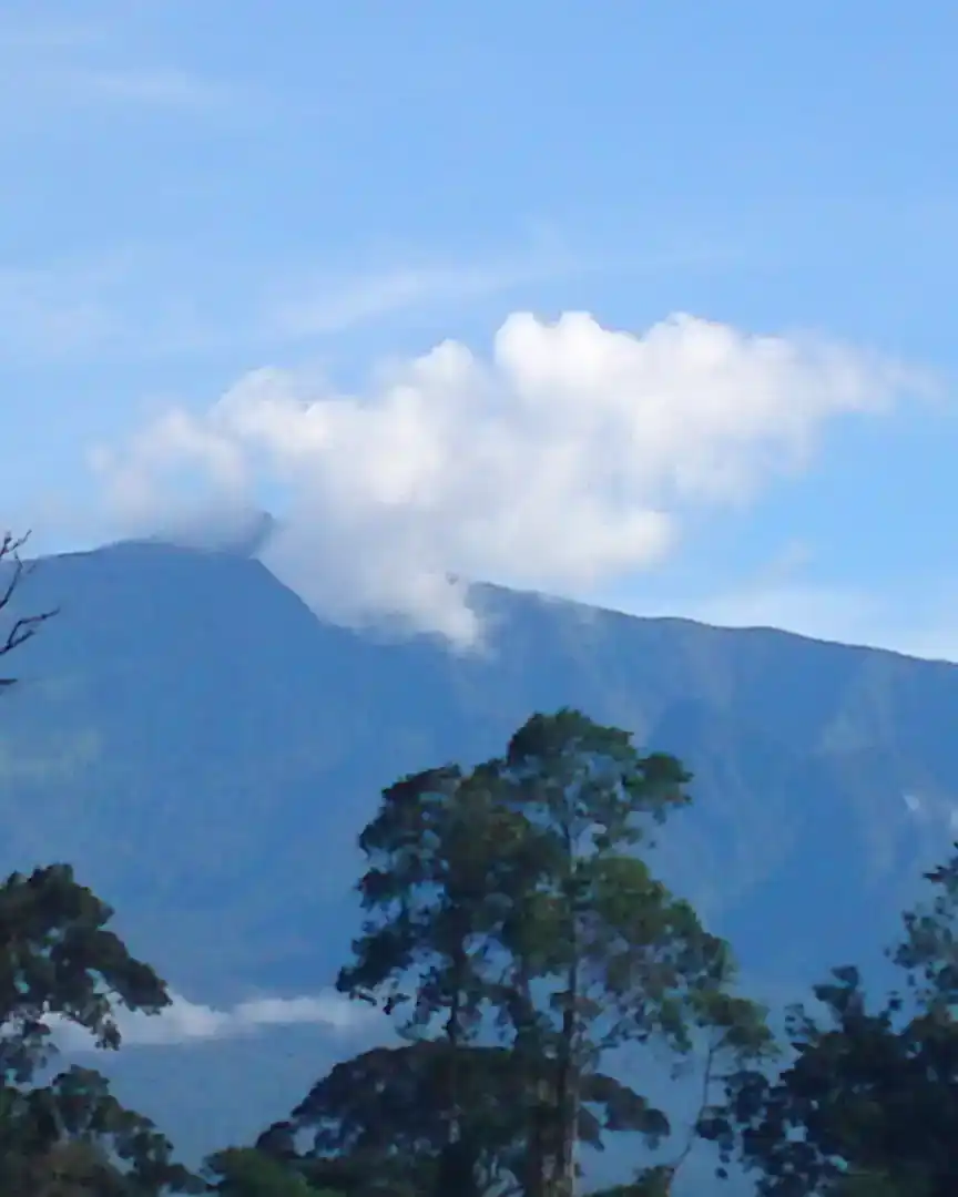 Foto: Pico Basilé · Guinea Ecuatorial