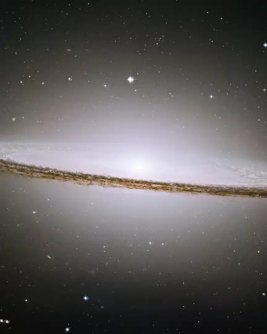 Foto: Galaxia del Sombrero · El universo